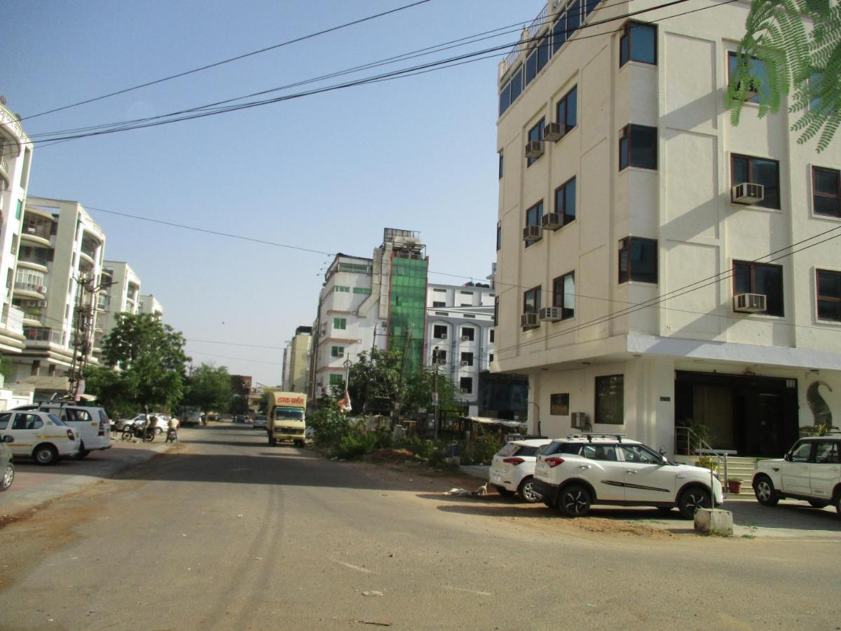 Hotel Silver Plaza Джайпур Екстериор снимка
