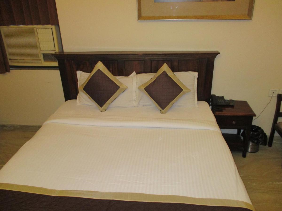 Hotel Silver Plaza Джайпур Екстериор снимка